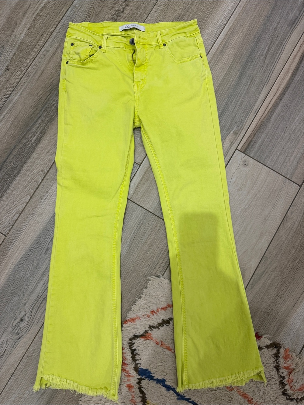 Q2 Neon Yellow Flare Jeans